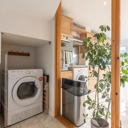 Best Price! Large Home For 4 - Smart Tv - Comfy Beds - Garden - 4 Single Beds Or 2 Doubles! Portsmouth Exterior photo